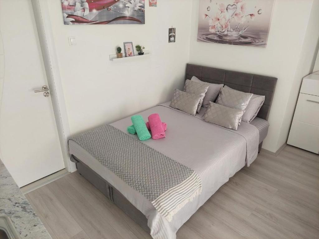 City Lux Square Apartment Skopje Bagian luar foto