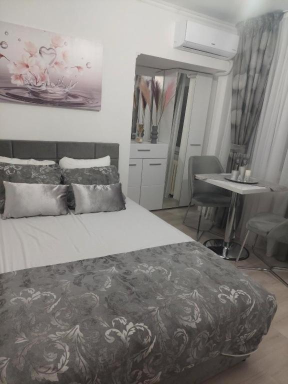 City Lux Square Apartment Skopje Bagian luar foto