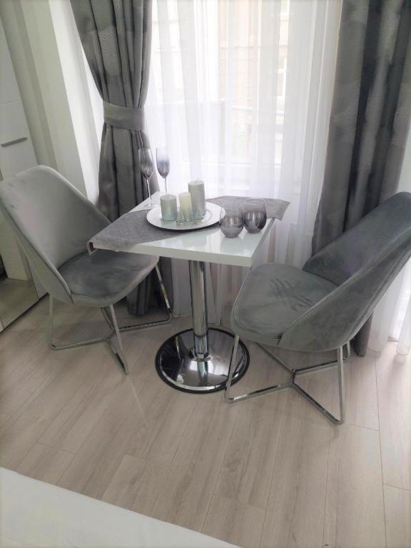 City Lux Square Apartment Skopje Bagian luar foto